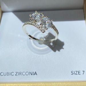 Silver cubic zirconia ring ✨